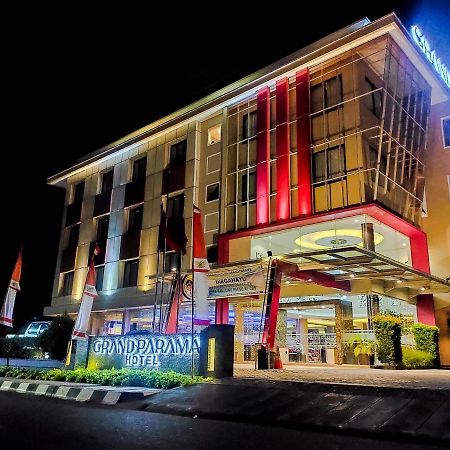 Grand Parama Hotel Tanjung Redep Buitenkant foto