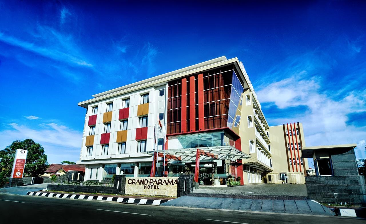 Grand Parama Hotel Tanjung Redep Buitenkant foto