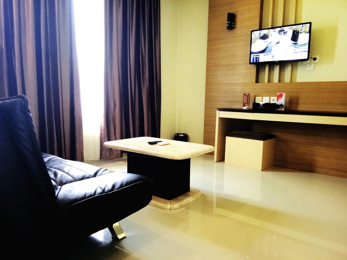 Grand Parama Hotel Tanjung Redep Buitenkant foto