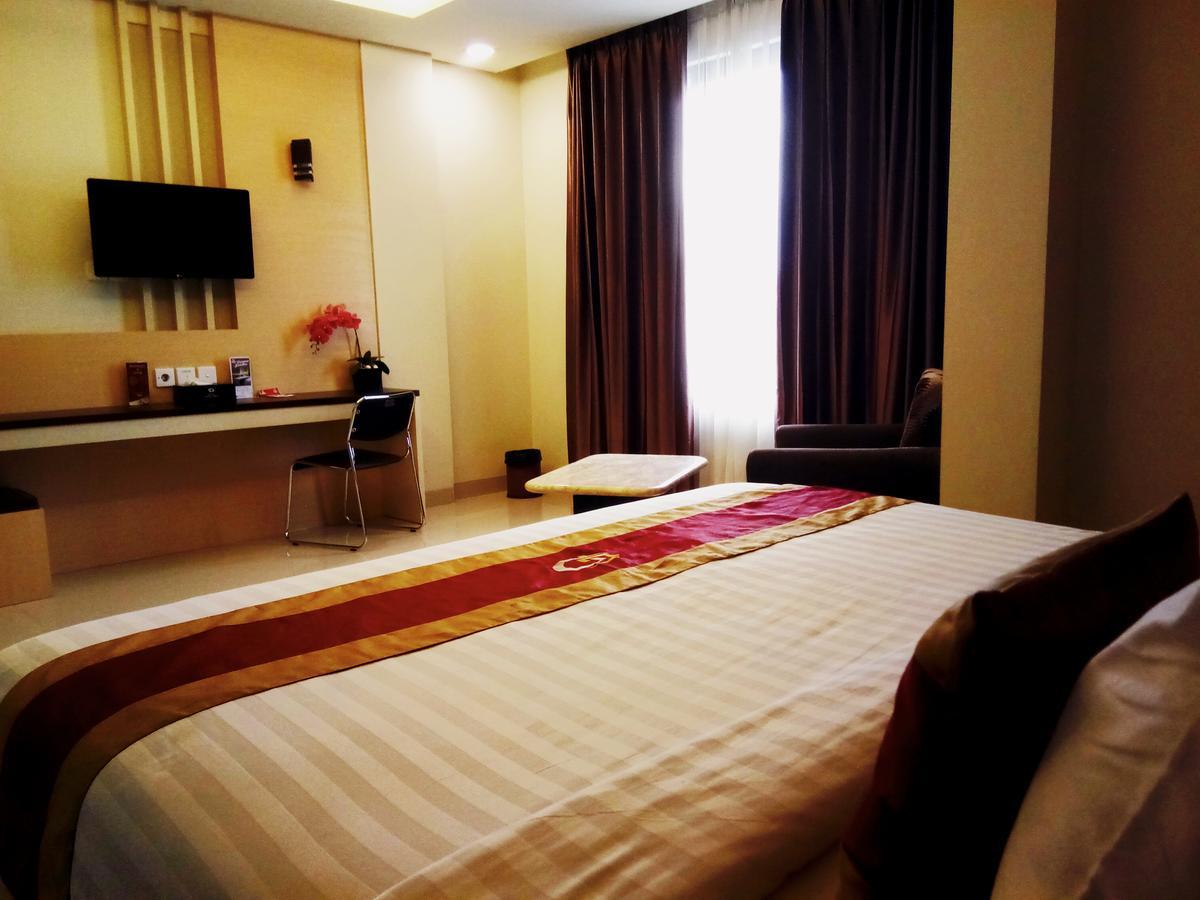 Grand Parama Hotel Tanjung Redep Buitenkant foto